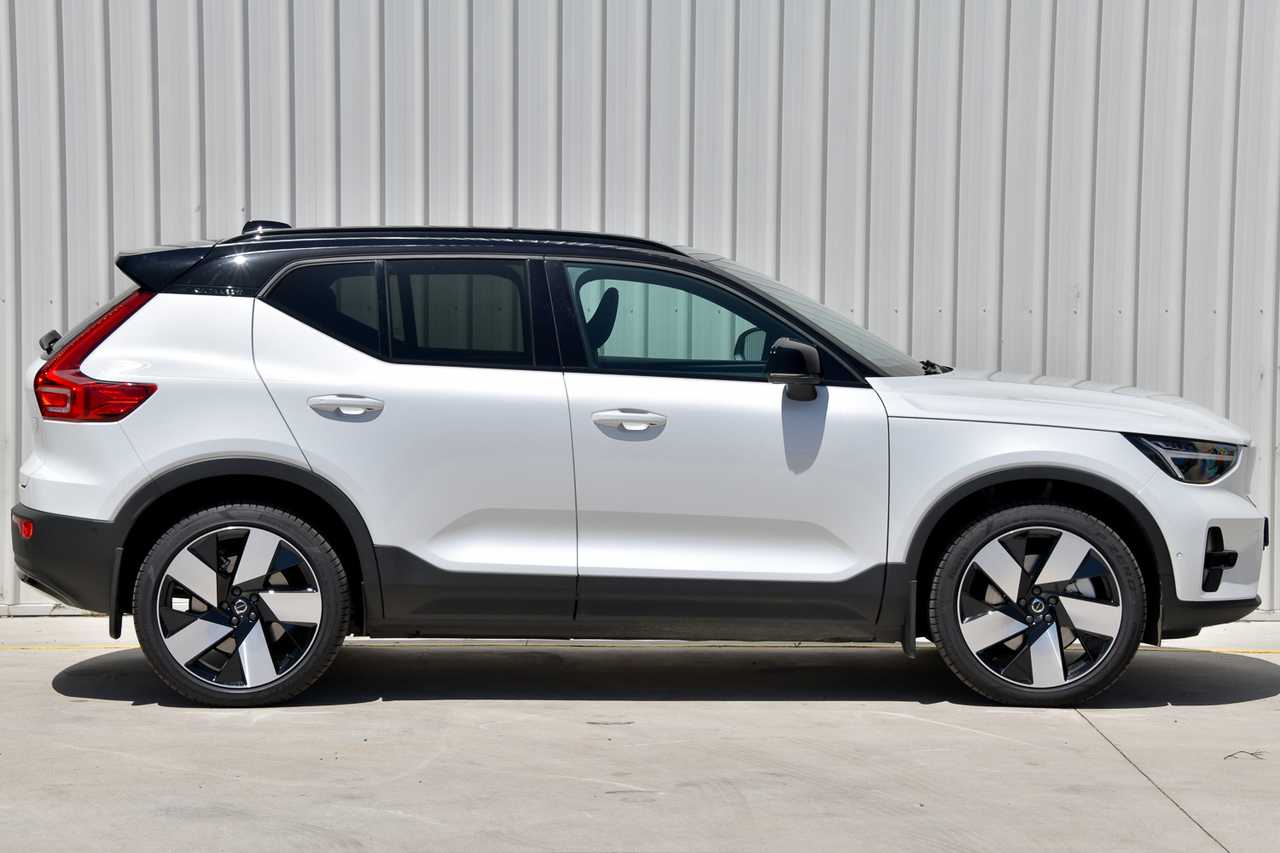 Volvo  XZ MY24 Recharge AWD Twin Pure Electric